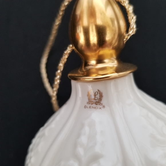 1983 Lenox China Christmas Ornament Second Limited Edition 24k gold porcelain - Picture 8 of 10
